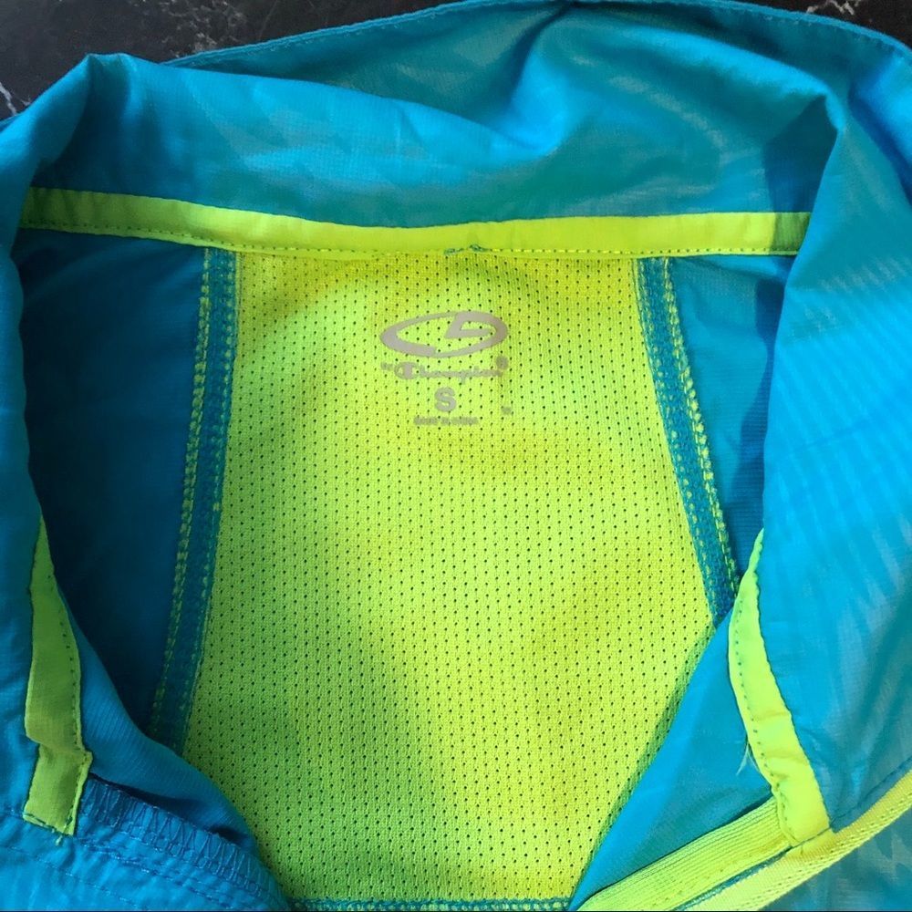 Running jacket - Picture 3 of 9